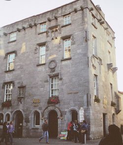 lynchscastle.jpg