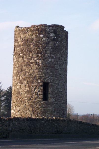 roundtowerdrumcliffe.jpg