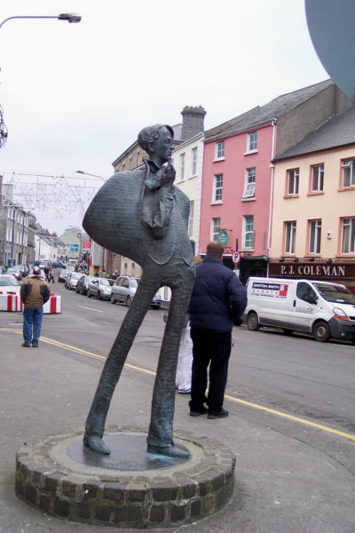 statuetowbyeatsinsligotown.jpg