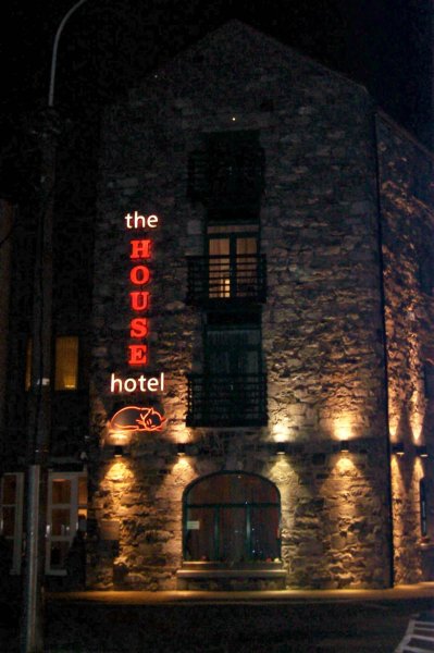 thecathousehotelingalwaycity.jpg