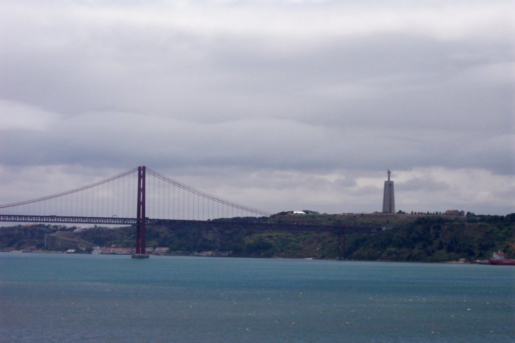 april25thbridgeandchristourkingtower.jpg