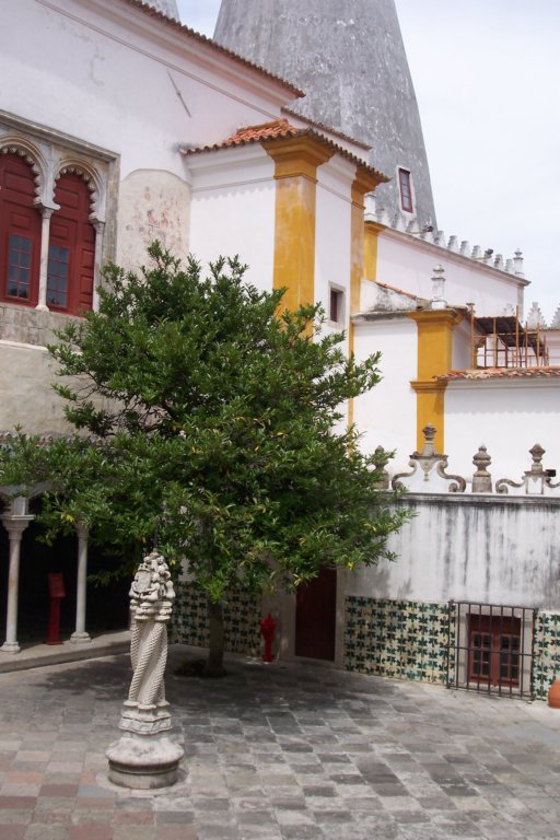 courtyardofpalacionacionaldesintra.jpg