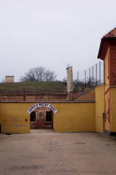 entrancetoprisonblock.jpg