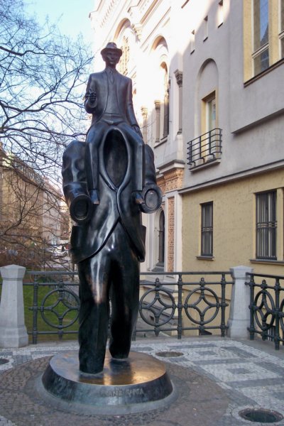 kafkastatue.jpg