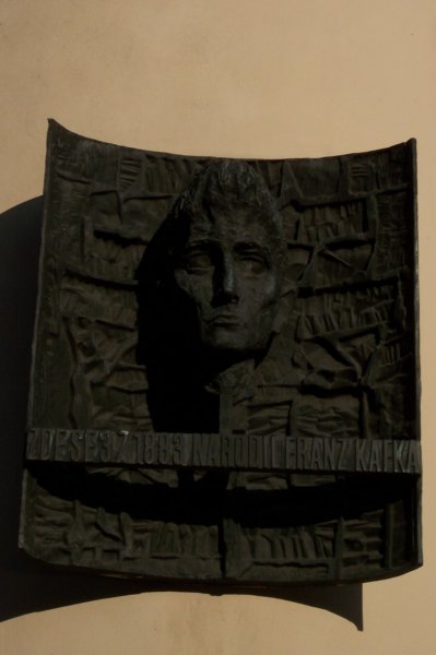 plaquetokafka.jpg