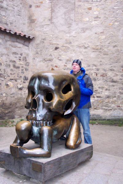 tastelessstatue.jpg